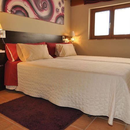 Hostal De Cabrit Sant Mateu Exteriör bild