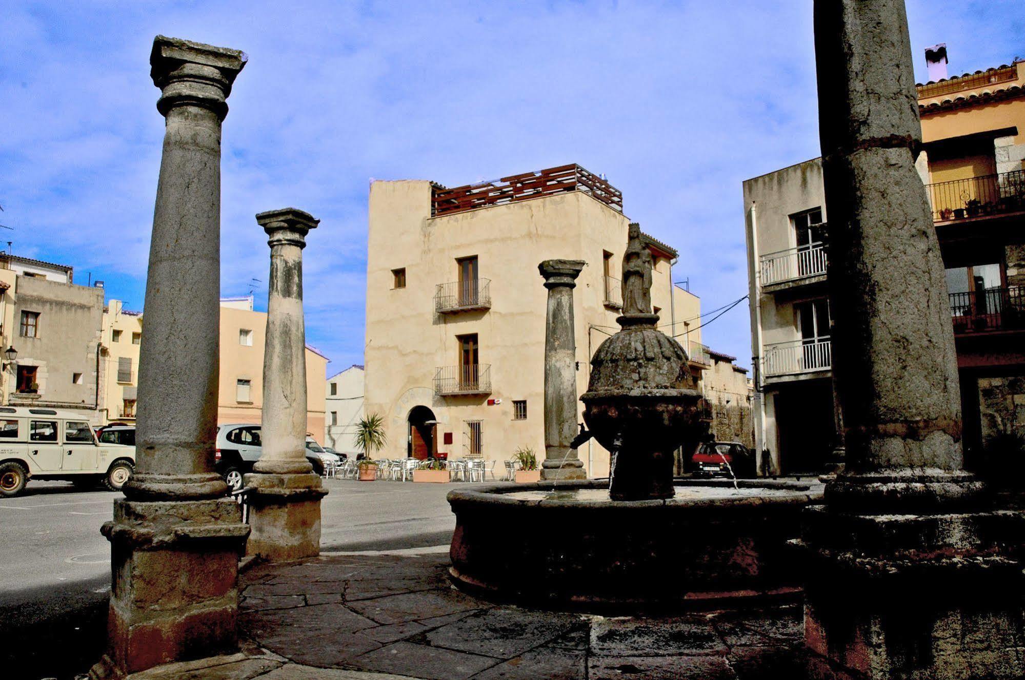 Hostal De Cabrit Sant Mateu Exteriör bild