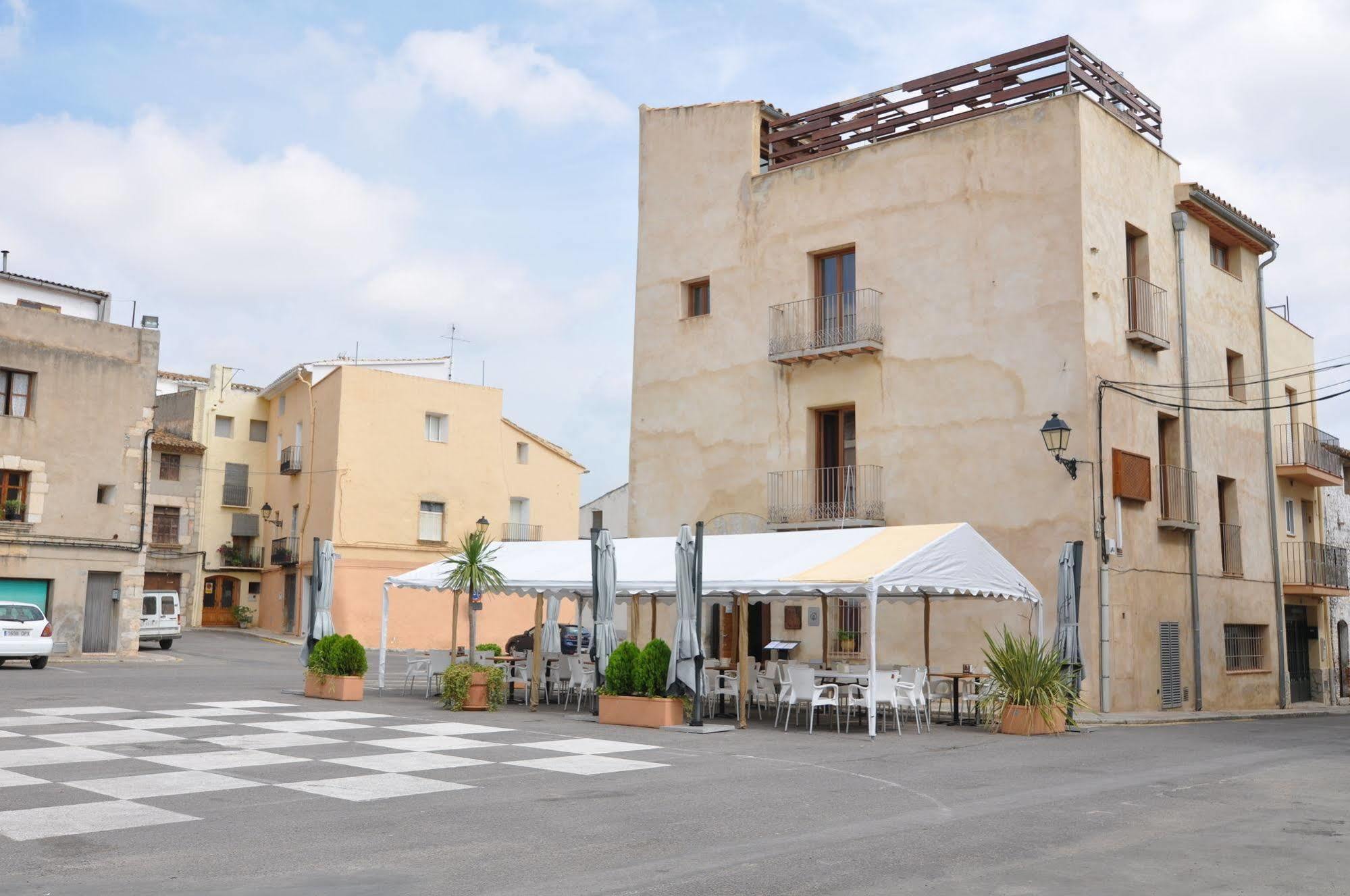 Hostal De Cabrit Sant Mateu Exteriör bild