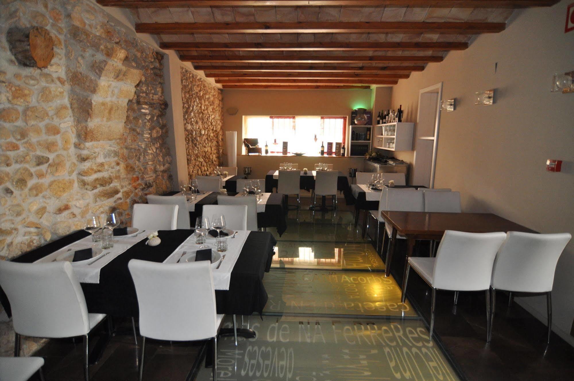 Hostal De Cabrit Sant Mateu Exteriör bild