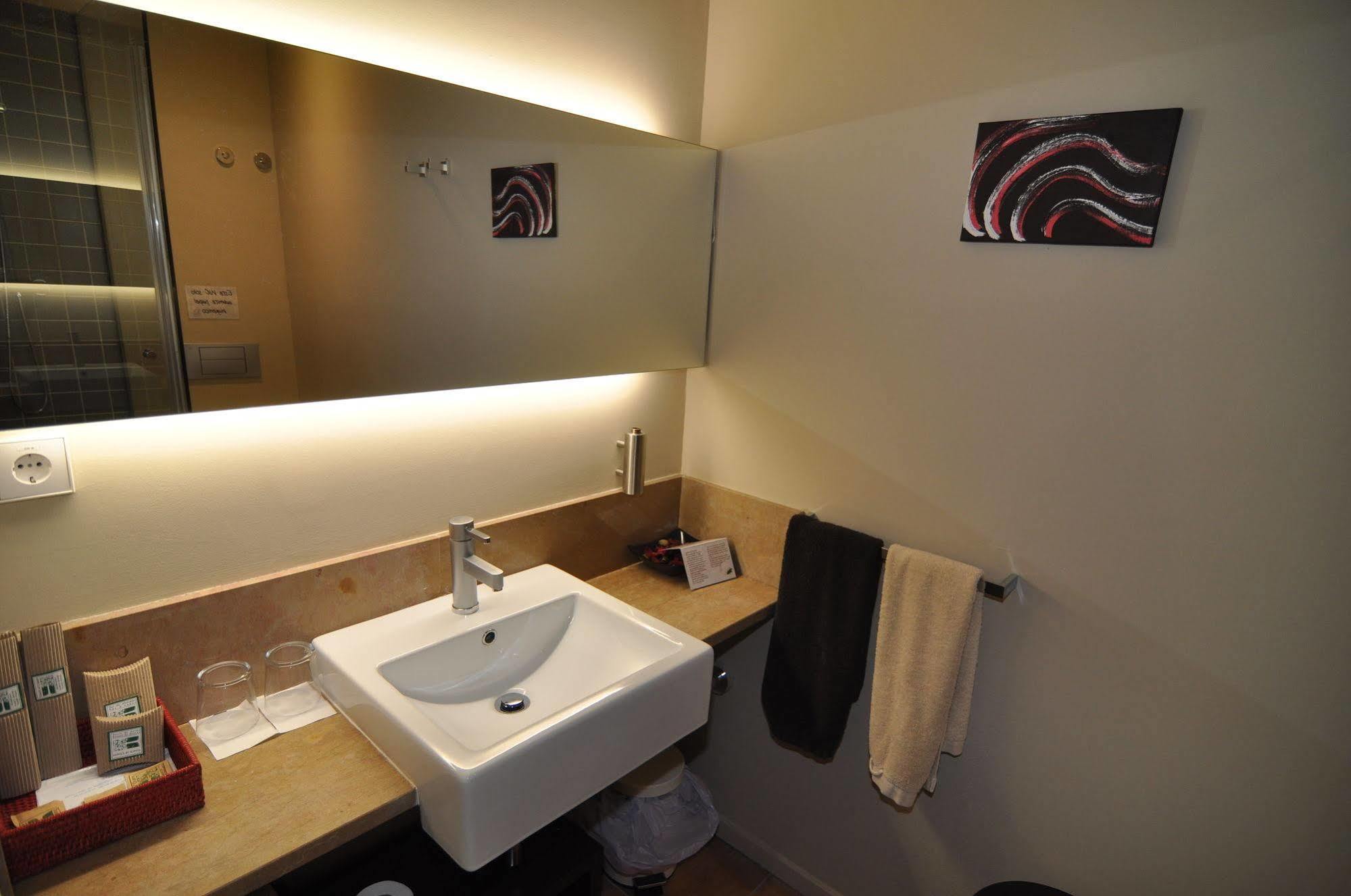 Hostal De Cabrit Sant Mateu Exteriör bild