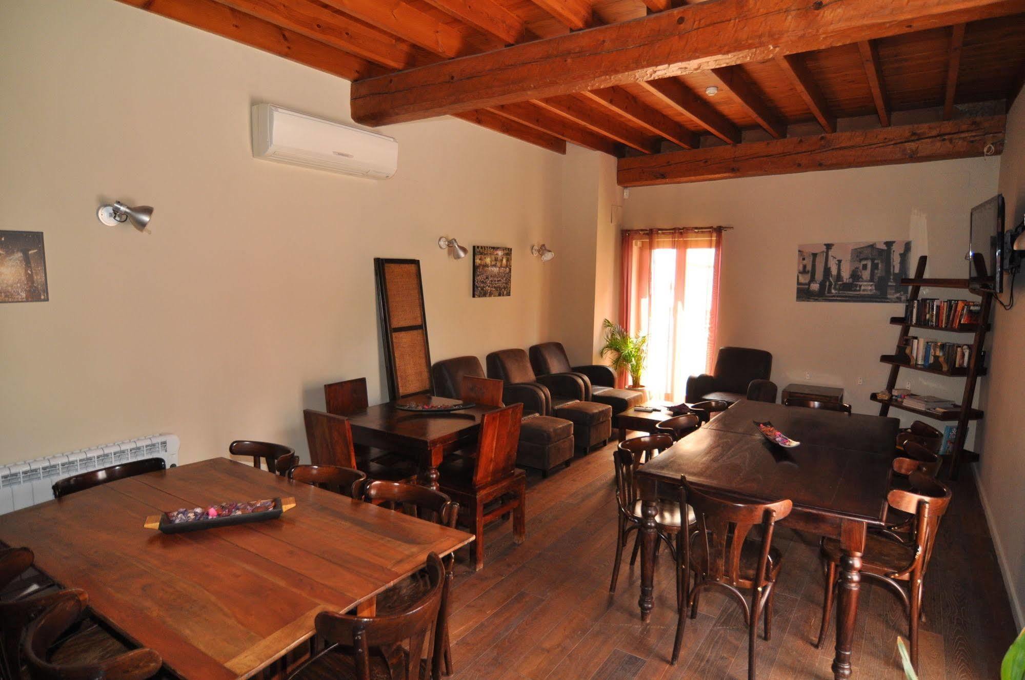 Hostal De Cabrit Sant Mateu Exteriör bild